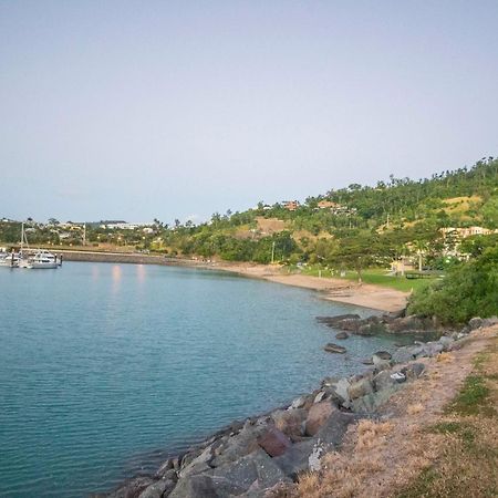 Marina View Apartment แอร์ลีบีช ภายนอก รูปภาพ